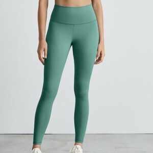 Everlane The Perform 24/7 Ankle‎ Leggings in Soft Green in Large
